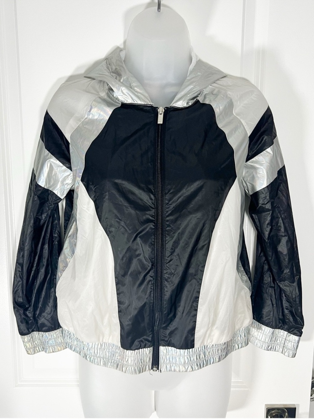 More Charm Magic Hooded Windbreaker Jacket Girls Large (10/12) Black, White,